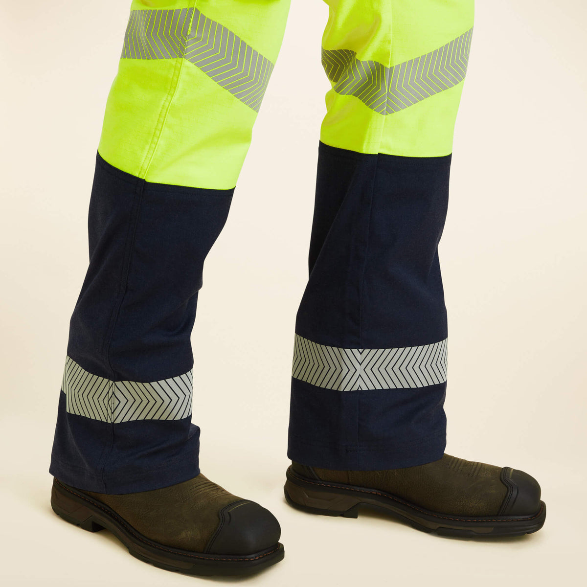 Ariat Recommended FR M7 Slim Hi-Vis Duralight Twill DuraStretch Straight Leg Pants
