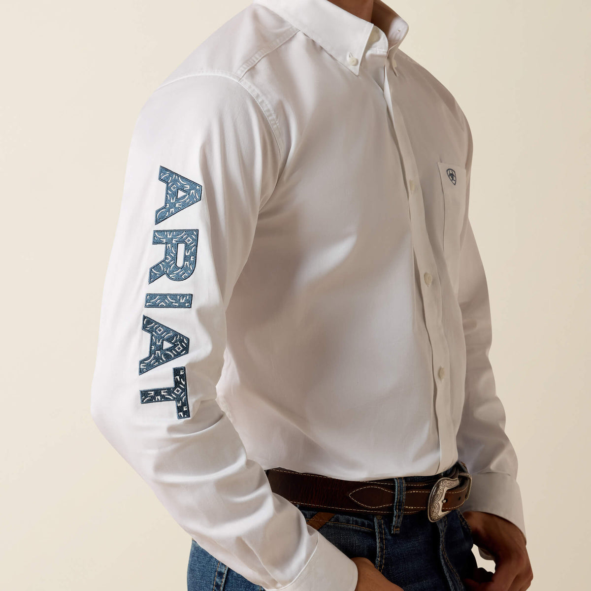 Ariat Exclusive Team Logo Lightweight Twill Fitted Shirt