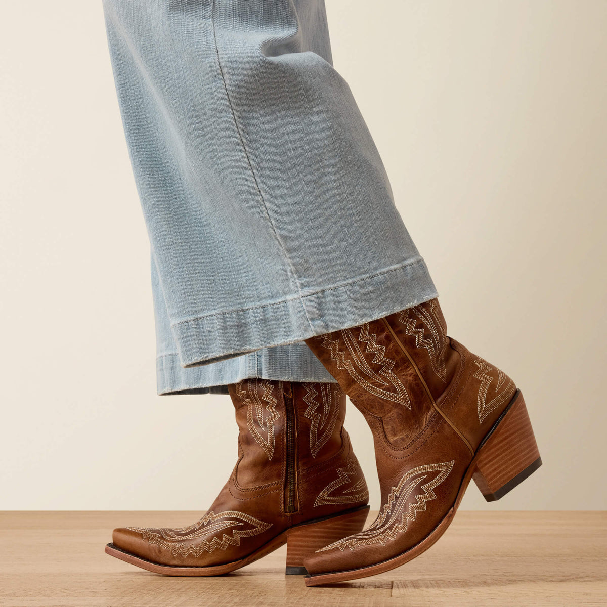 Ariat Premium Perfect Rise Clare Wide Leg Crop Jeans