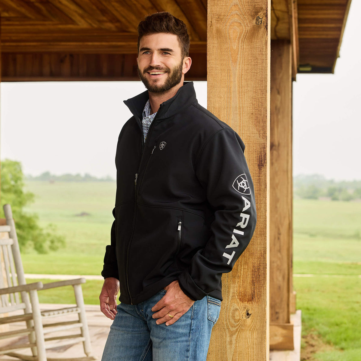 Ariat Deals Logo Softshell Jacket