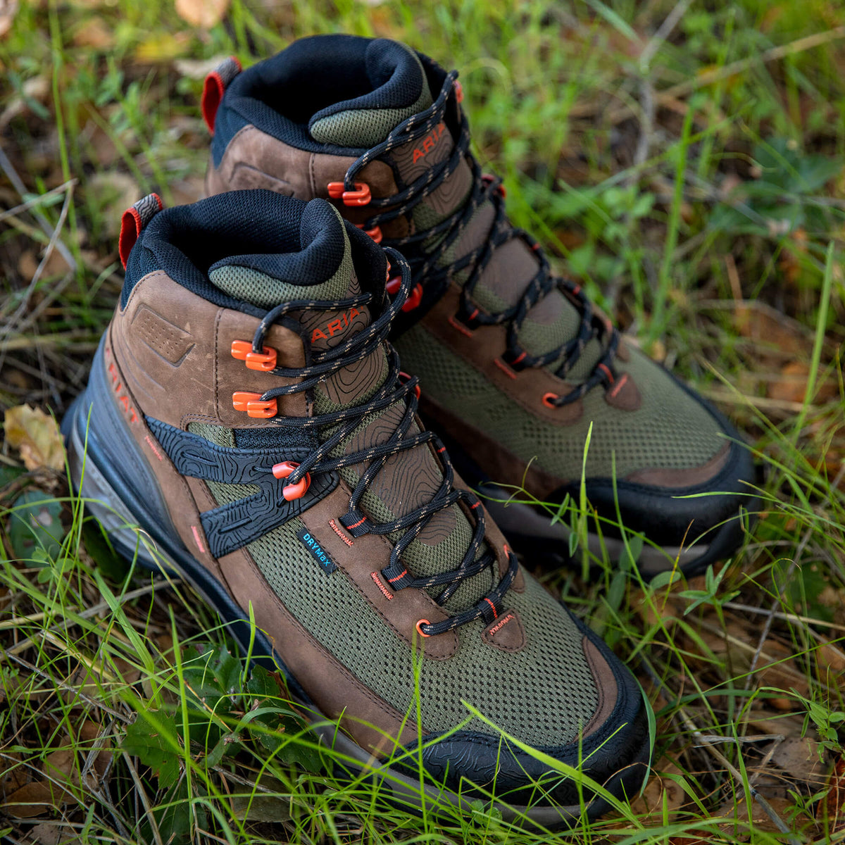 Ariat Exclusive Traverse Mid Waterproof Hiking Boot