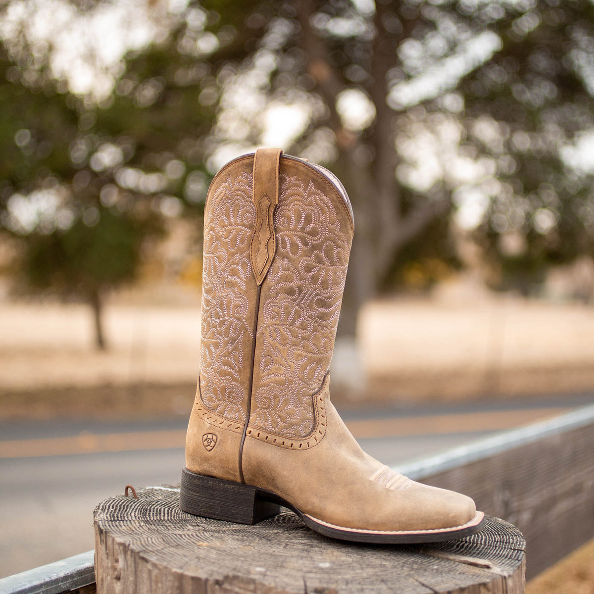 Ariat Trending Round Up Remuda Wide Square Toe Western Boot