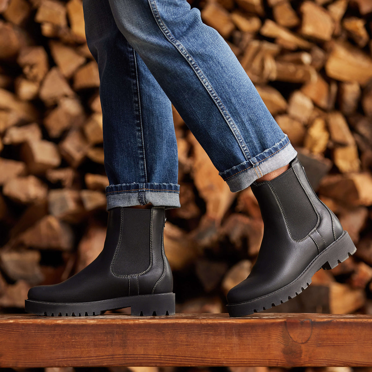 Ariat Customer Favorite Wexford Lug Mid Waterproof Chelsea Boot
