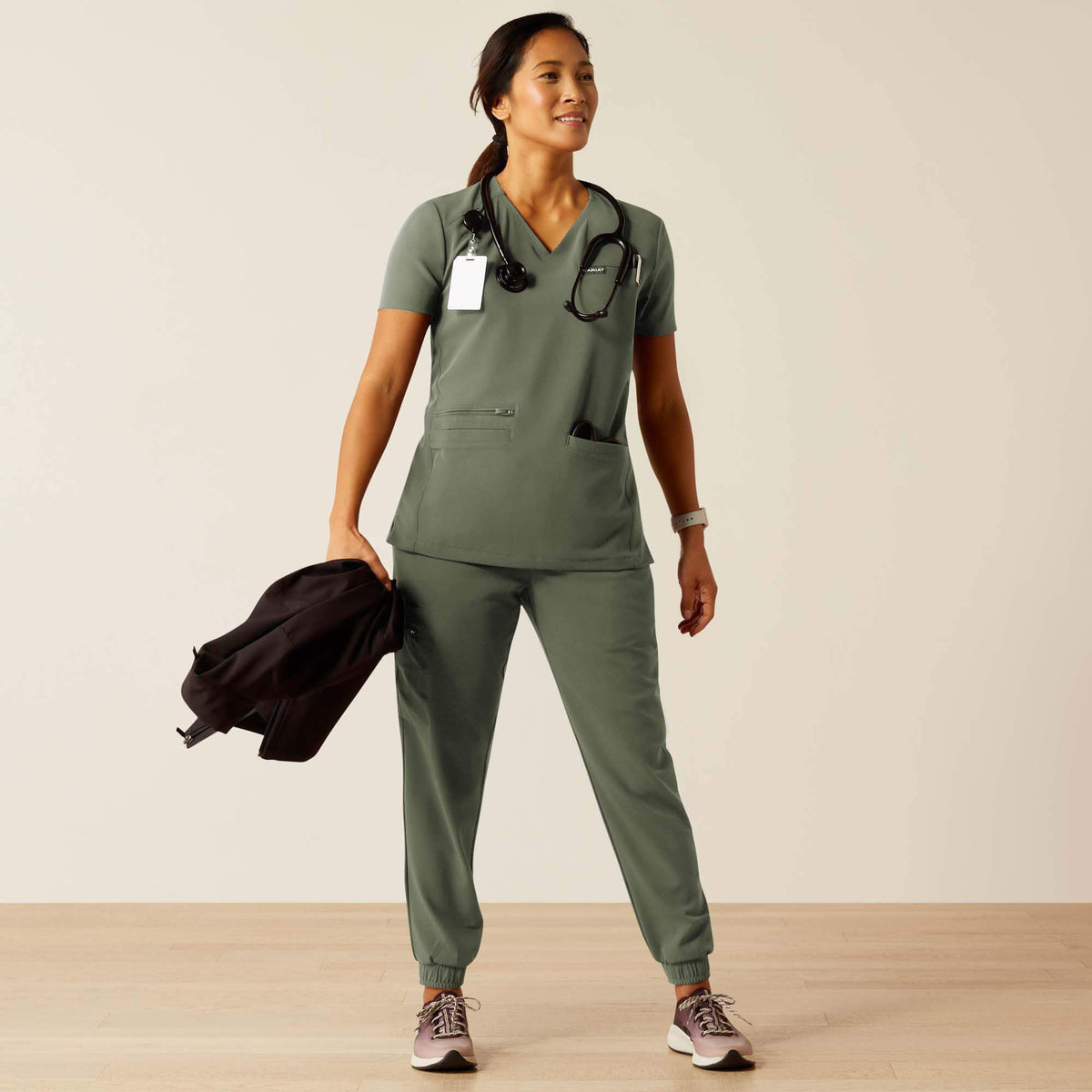 Ariat Trusted Clara 6 Pocket Scrub Top