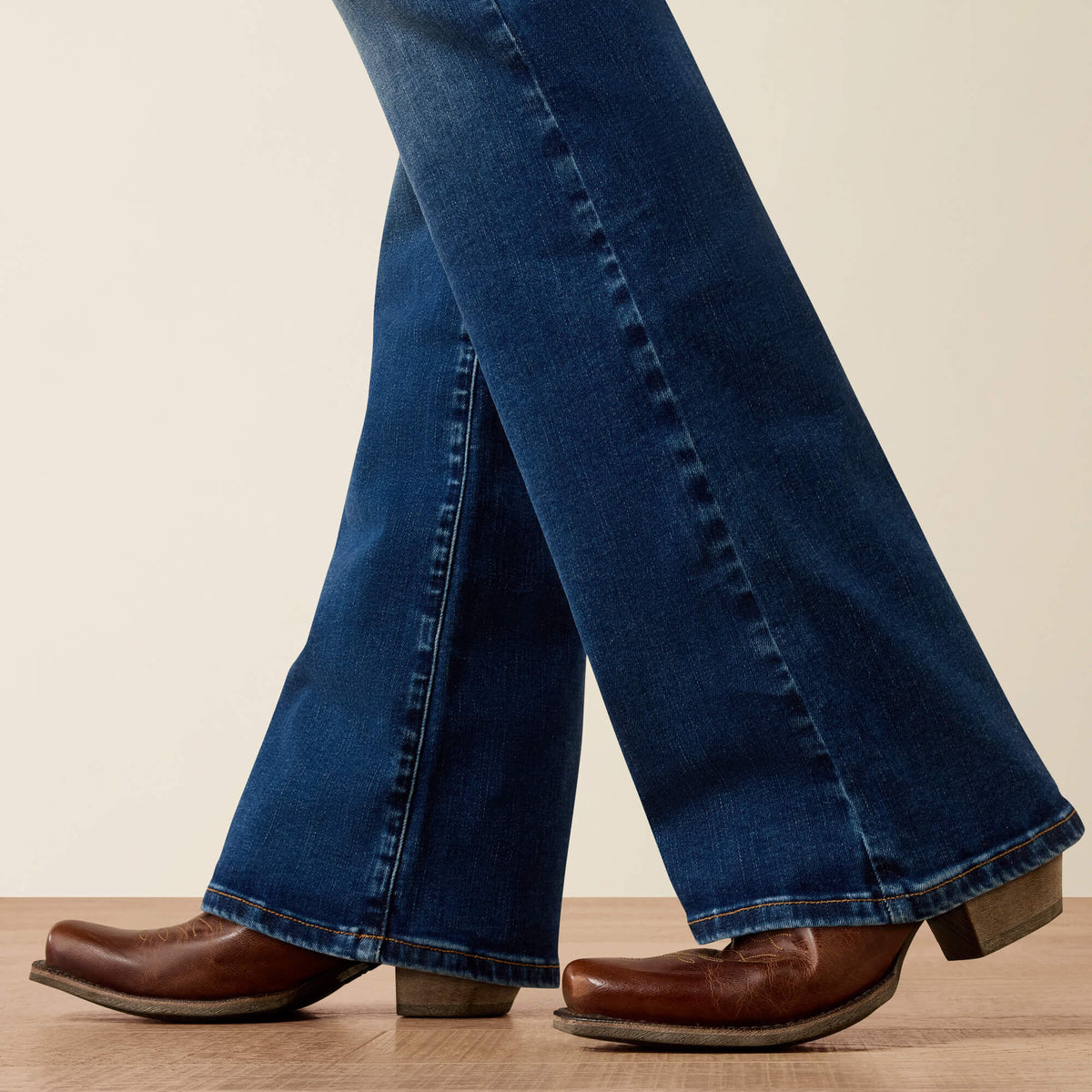 Ariat Classic Perfect Rise Revel Vilma Ultrastretch Boot Cut Jeans