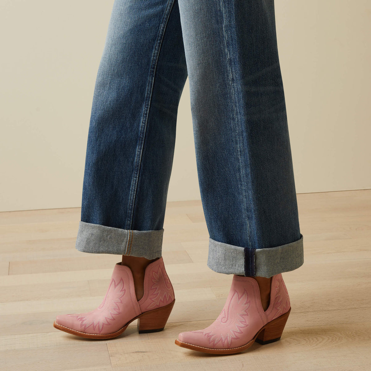Ariat Trending Ultra High Rise Tomboy Wide Jean