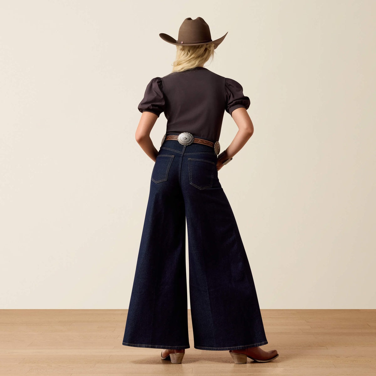 Ariat Discount Ultra High Rise Jazmine Super Wide Jeans