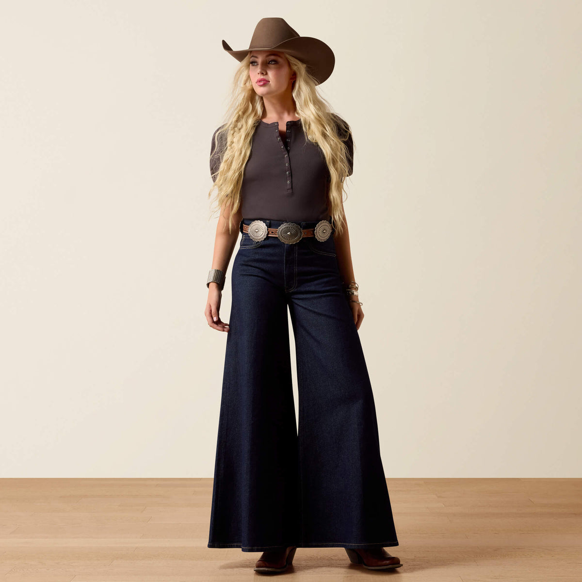 Ariat Discount Ultra High Rise Jazmine Super Wide Jeans